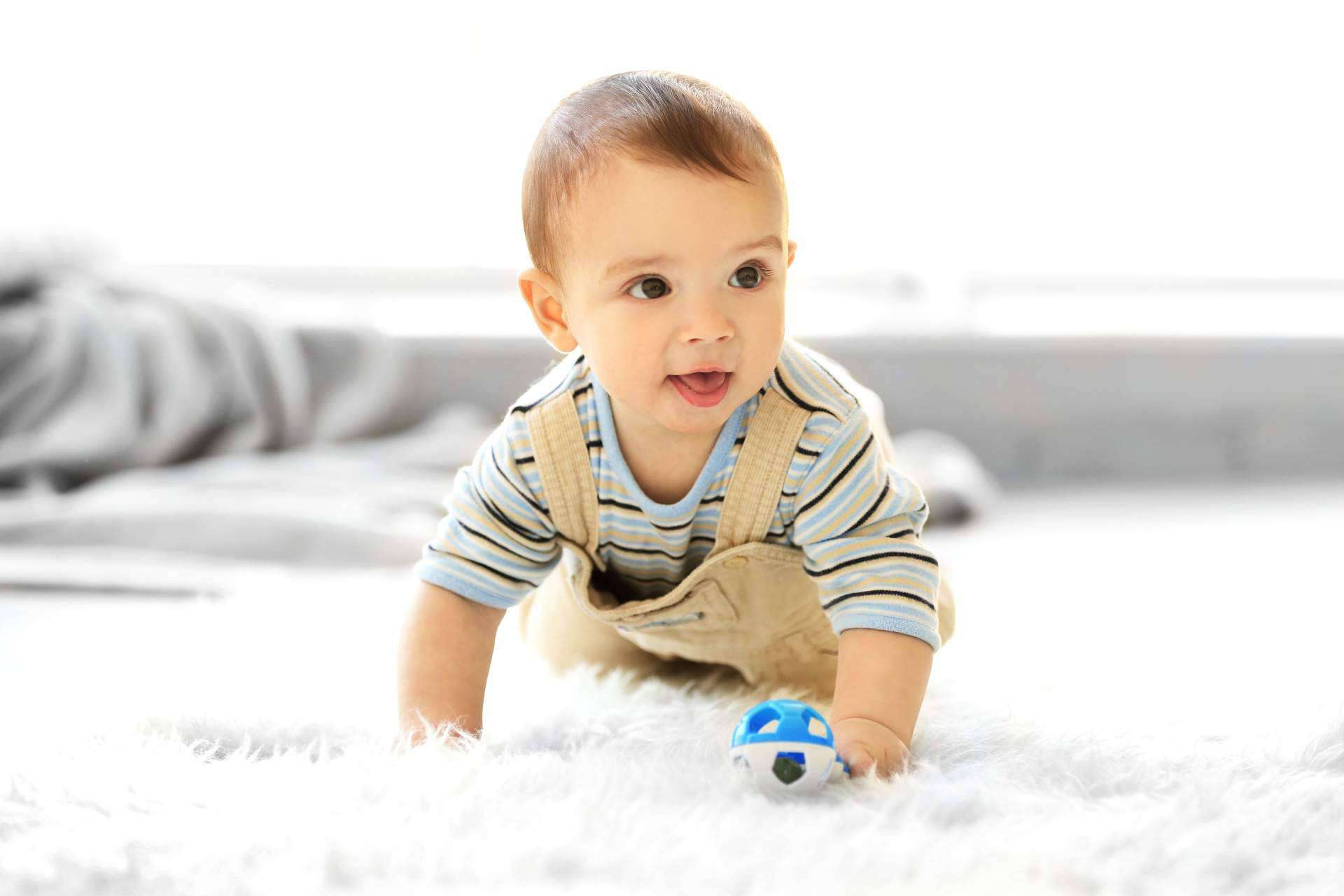 Los más pequeños también pueden vestir bien con la ropa bebé de la compañía  Ropita de Nenes - MSJP